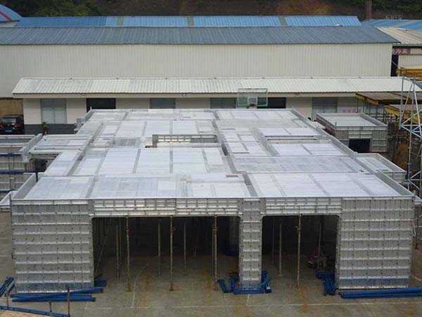 建筑铝模板